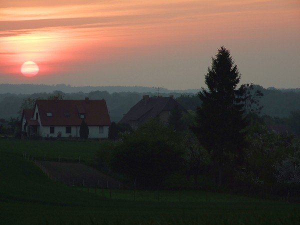Sonnenuntergang in der Uckermark (Brandenburg) bei Klein Sperrenwalde.