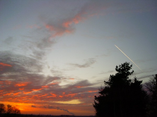 Sonnenuntergang in Kirchhellen mit Flugzeug