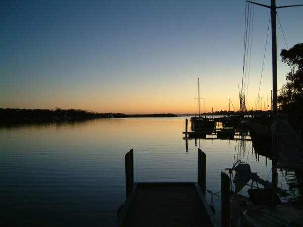  18.02.2008
Sonnenuntergang in Paynesville (VIC)  am Hafen