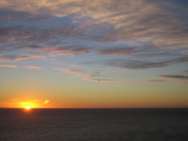Datum: 2005-06-15
Uhrzeit: 18:16 (Sonnenuntergang)
Ort: Piha Beach(North Island) - New Zealand